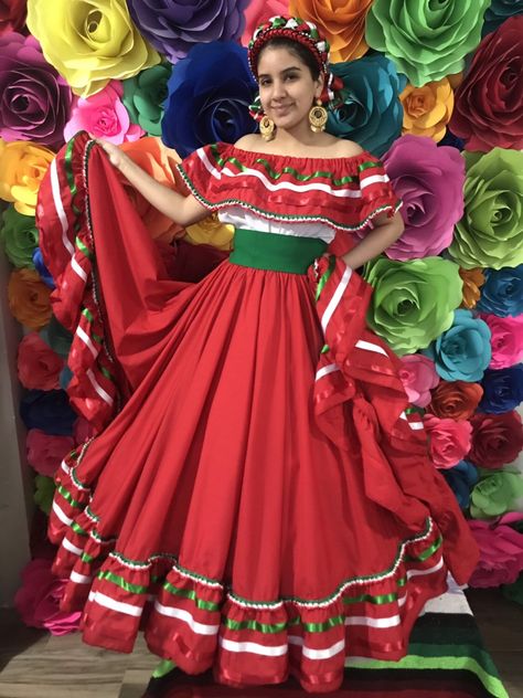 Excited to share this item from my #etsy shop: Mexican dress with top Handmade skirt Frida Kahlo style-womans mexican boho coco theme party day of the dead costume 100cm Jalisco Dress, Folklorico Dresses, Womans Dress, Traditional Mexican Dress, Frida Kahlo Style, Mexican Boho, Ballet Folklorico, Dresses By Style, Fiesta Dress