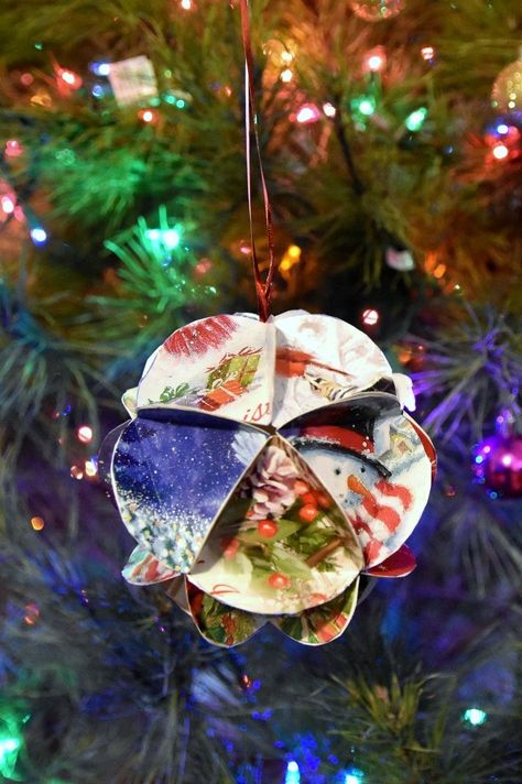 How to Make a Cool Geometric Christmas Ornament with Holiday Cards Recycled Christmas Cards, Card Ornaments, Recycle Christmas Cards, Old Christmas Cards, Recycled Christmas, Create Christmas Cards, Christmas Card Ornaments, Diy Christmas Ornaments Easy, Paper Christmas Ornaments