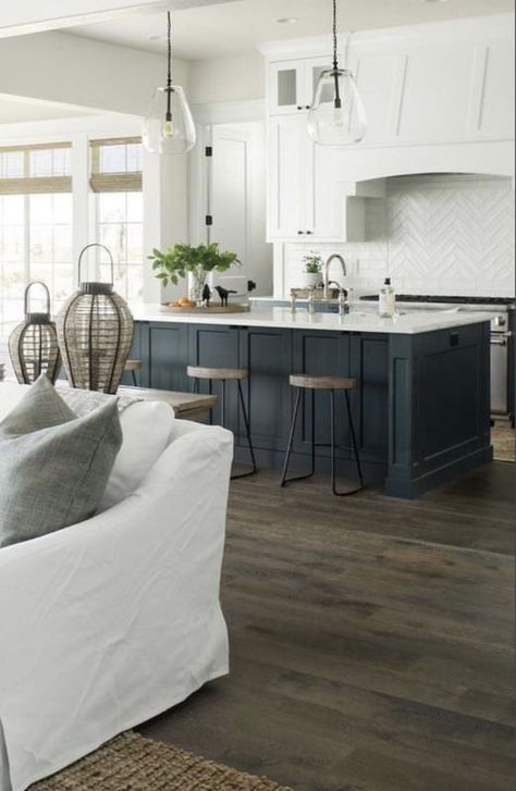 Modern Kitchen With Hardwood Floors, Transitional Dining Room Lighting Over Table, White Kitchen Cabinets With Dark Island, Kitchen Prep Island, Champagne Kitchen, Casa Rock, Black Kitchen Island, Kitchen Island Decor, White Kitchen Design