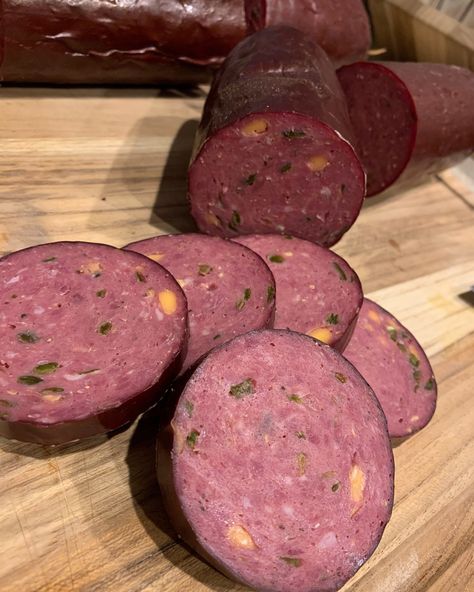 Jalapeno Cheddar Bratwurst Recipes, Deer Summer Sausage Recipe, Wild Game Processing, Venison Snack Sticks, Venison Summer Sausage Recipe, Homemade Summer Sausage, Venison Sausage Recipes, Smoked Venison, Summer Sausage Recipes