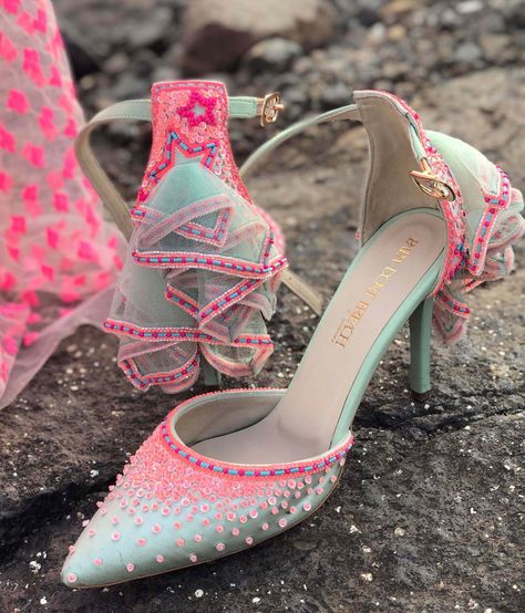 Love this mint blue pink heels. #Frugal2Fab Bridal Shoes Flats Sandals, Bridal Sandals Heels, Indian Shoes, Classy Shoes, Bridal Sandals, Bridal Shoes Flats, Girly Shoes, Shoes Heels Pumps, Pink Heels