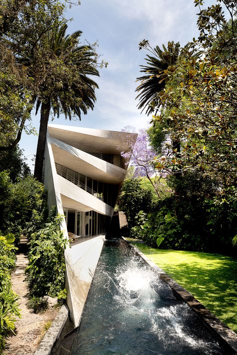 Bjarke Ingels Architecture, Santa Monica Houses, Danish House, Bjarke Ingels Group, Danish Architecture, Future Architecture, Bjarke Ingels, American Houses, Low Maintenance Landscaping