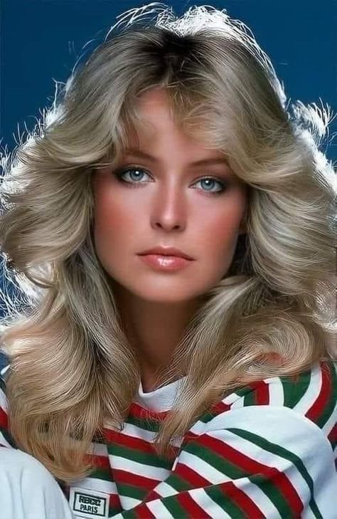 Farah Fawcett Hair, Fawcett Hair, Farah Fawcett, Farrah Fawcet, Blonde Actresses, 70s Hair, Charlie's Angels, Charlies Angels, Farrah Fawcett