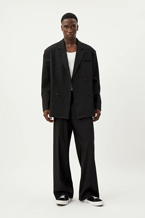 Petter Oversized Suit Blazer - Black - Weekday IE Mens Black Blazer Outfit, Men Blazer Outfit, Oversized Outfit Men, Blazer Men Outfit, Blazer Outfits For Men, Black Jacket Outfit, Wedding Suits Men Black, Double Breasted Suit Men, Oversized Suit