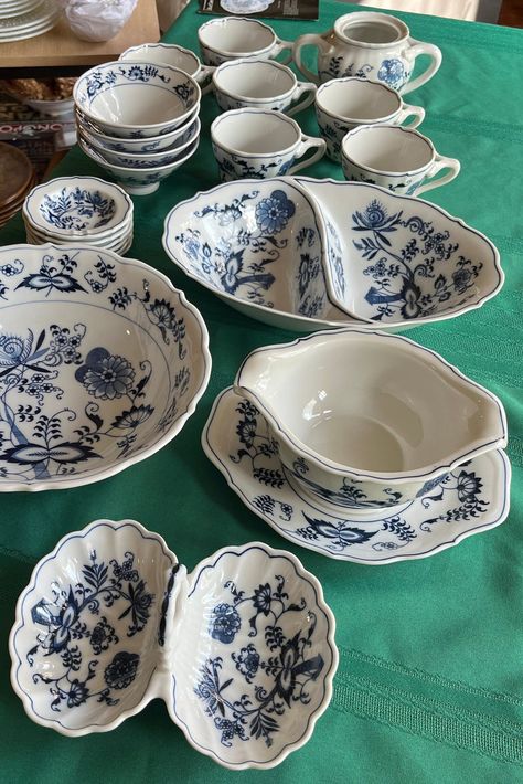 Dinner Set Design, Blue Danube China, Blue And White Floral Dishes, Blue China Bowl, Blue And White Vintage Plates, Blue Floral Dinnerware, Meissen Blue Onion, Blue And White Dinnerware, China Dinnerware Sets