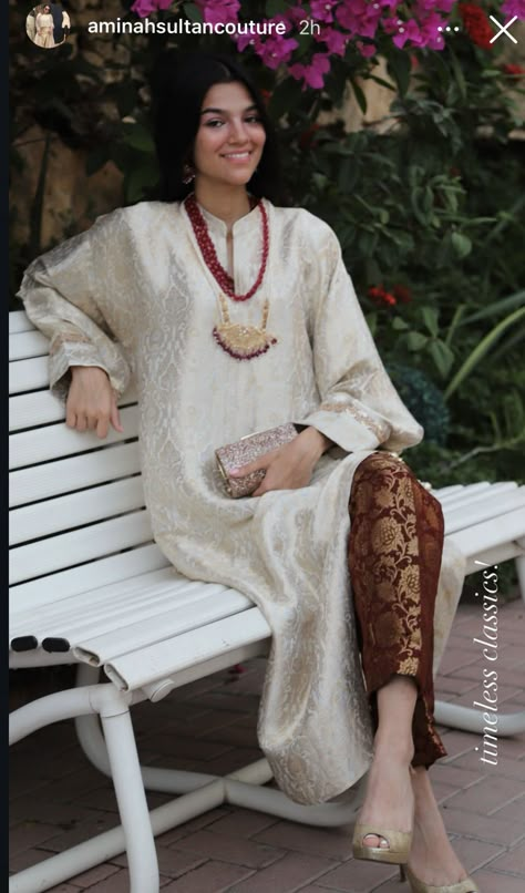 Designer Indowestern Dresses For Women, Pakistani Outfits Party Wear, Pretty Dresses Casual, Pakistani Party Wear Dresses, Pakistani Party Wear, Pakistani Fashion Party Wear, Salwar Kamiz, Pakistani Fashion Casual, Pakistani Fancy Dresses