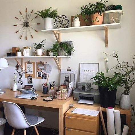 Inspiring workspace with shelves + plants › via @workspacegoals on Instagram Shelves Above Desk, Above Desk, Dream Home Office, Ideas Habitaciones, Work Space Decor, Workspace Inspiration, Home Office Space, Cubicle, Office Inspiration