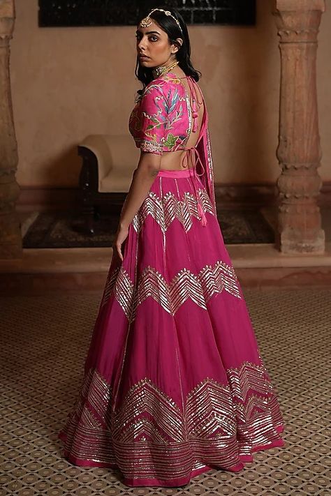 Gota Patti Lehengas - Buy Latest Collection of Designer Lehenga Online Lhnga Design, Gota Patti Lehenga, Buy Lehenga Online, Deep V Neck Blouse, Navratri 2024, Satin Lehenga, Lehenga Pattern, Silk Lehengas, Mehendi Outfits