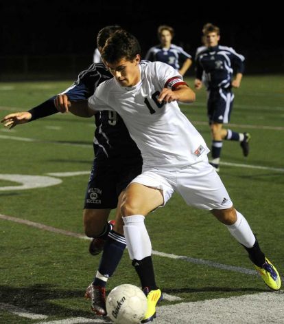 Guy Playing Soccer, High School Soccer Boys, Football High School, Soccer School, Football Dream, Andrew Walker, Soccer Poses, Football Boy, Always Positive