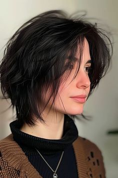 Tomboy Haircut, Shaggy Bob Haircut, Gothic Hair, Short Hair Tomboy, Hair Inspiration Short, Penteado Cabelo Curto, Short Hair Haircuts, Asian Hair, Cut My Hair