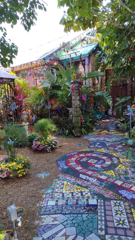 Creative Paving Ideas, Whimsy Backyard, Mosaic Backyard, Boho Landscaping, Backyard Hangout Ideas, Brick Pathway Garden, Hippie Backyard, Hippie Garden Ideas, Whimsical Backyard