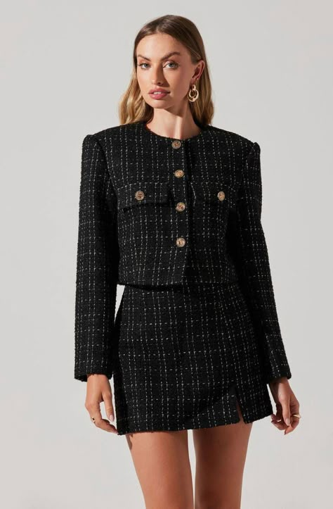 Tweed Outfit Women, Tweed Set Outfit, Hoco Court, Tweed Jacket Outfit, Tweed Jacket And Skirt, Tweed Cropped Jacket, Tweed Outfit, Tweed Set, Tweed Suit