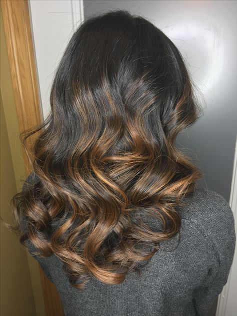 Dark brown caramel balayage @beautybyrachelware IG Caramel Balayage Black Women, Highlights On Dark Skin, Honey Brown Highlights On Black Women, Dark Brown Caramel Balayage, Brown Caramel Balayage, Silk Press Natural Hair, Honey Brown Hair, Hair Color Streaks, Caramel Balayage