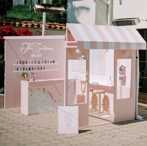 Creative Amme | Branded signage (@creativeamme) • Instagram photos and videos Cute Booth Ideas, Bakery Pop Up, Pop Up Stand Ideas, Ice Cream Booth, Clothing Booth, Pop Up Booth, Party Rental Ideas, Vendor Booth Display, Event Booth Design