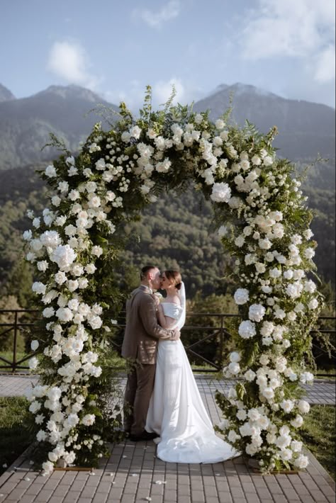 Classic White Wedding Decor, Dance Floor Installation, Aisle Meadows, Aisle Arch, Mini Arrangements, Green And White Wedding Flowers, Block Island Wedding, White Wedding Ceremony, Wedding Church Decor