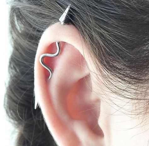 Scaffold Piercing, Scaffolding Piercing, Industrial Bar Piercing, Industrial Piercing Jewelry, French Pleat, Industrial Piercing, Types Of Curtains, Pencil Pleat, Body Piercings