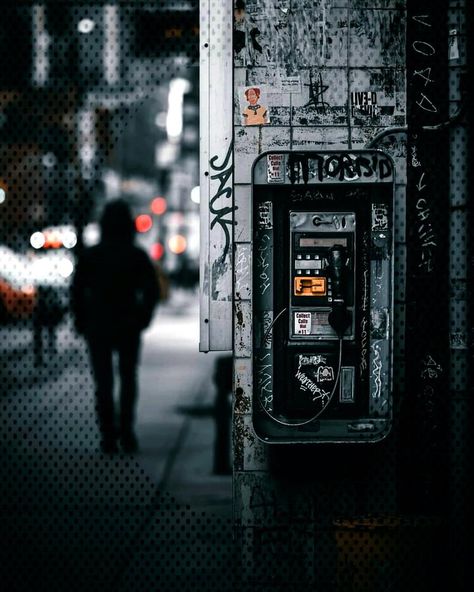 James Nachtwey, Street Photography Urban, City Streets Photography, Urban Explorer, Bokeh Lights, Light Trails, Foto Tips, Cinematic Photography, Trik Fotografi