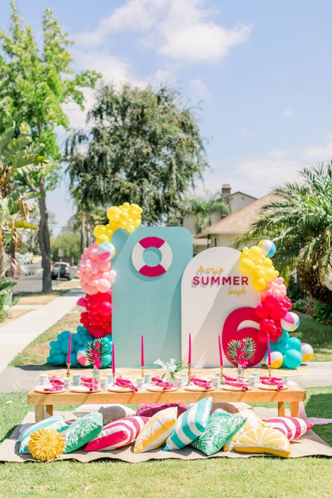 Summer Birthday Themes, Beach Theme Birthday, Pool Party Themes, Beach Bash, Pool Party Kids, Summer Bash, Summer Party Themes, Beach Birthday Party, Fiesta Tropical