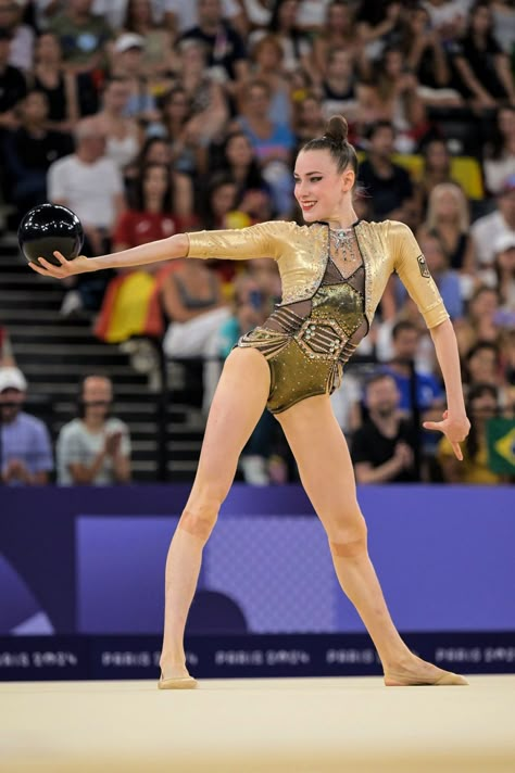 Darja Varfolomeev (Germany) 🥇 Individual • Paris 2024 Olympics ⭐ Rhythmic Gymnastics Olympic Aesthetic, Action Poses Reference, Jonas Kaufmann, 2024 Olympics, Gymnastics Poses, Gymnastics Photos, Sports Photo, Rhythmic Gymnastic, Paris Olympics