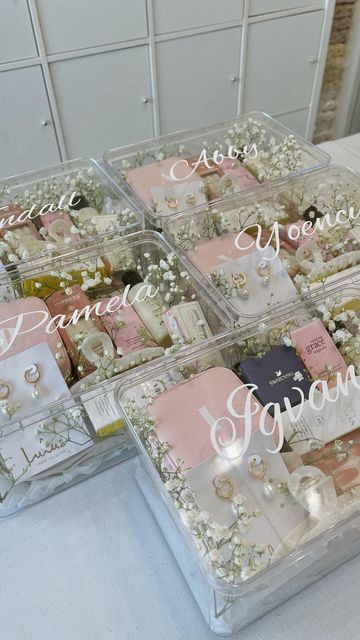 Clear Box Bridesmaid Proposal, Bridemaids Gifts Package, Unique Bridal Proposal Ideas, Clear Bridesmaid Boxes, Acrylic Bridesmaid Proposal Boxes, Bridesmaid Invite Ideas Boxes, Bridesmaids Gift Boxes, Bridal Party Boxes, Bridesmaids Proposal Boxes