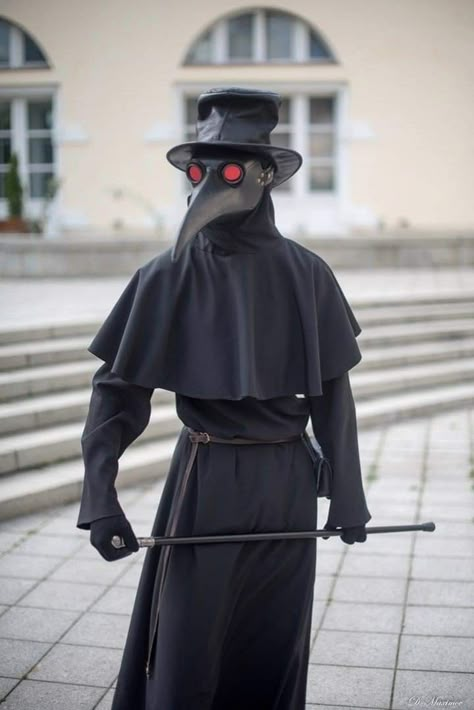 Plague Doctor Halloween Costume, Plague Doctor Cosplay, Black Plague Doctor, Doctor Halloween Costume, Doctor Plague, Doctor Halloween, Plague Doctor Costume, Plague Mask, Plague Doctors