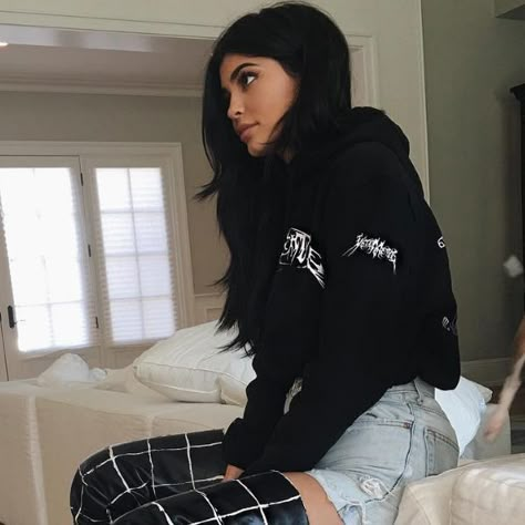 King Kylie Era, Kylie King, Kylie Jenner 2014, Kylie Jenner Body, Kendall Jenner Body, Robert Kardashian Jr, Kylie Travis, Birthday Nail, Kylie Jenner Nails