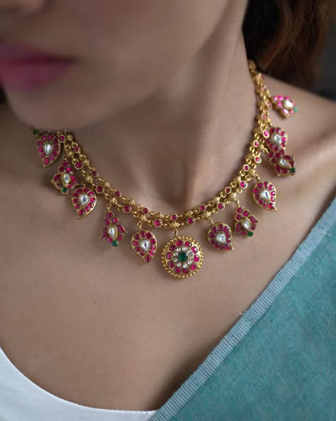 Indian gold necklace designs