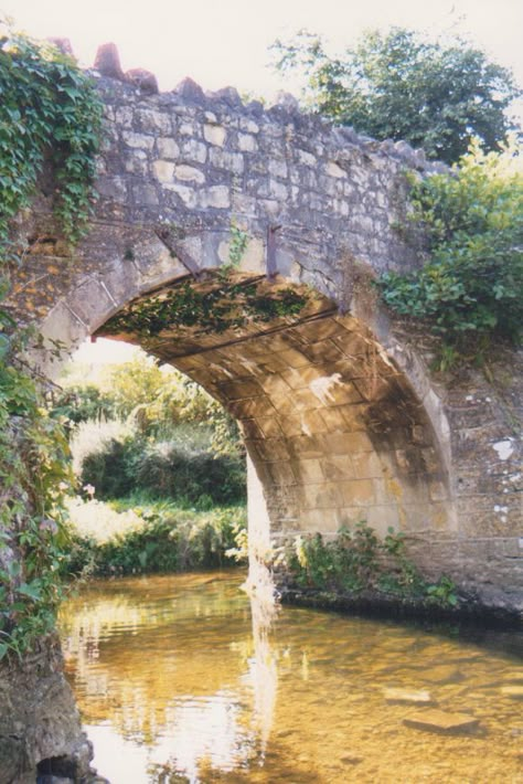 Old Stone Bridge, Stone Bridge Drawing, Bridge Art Paintings, Cobblestone Bridge, Bridge Drawing, Bridge Artwork, Old Bridges, Photos For Painting, Mountain Landscape Photography