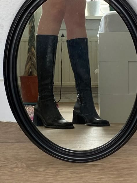 All about 90s shoes trends Knee High Black Heel Boots, 90s Black Knee High Boots Outfit, Black Boot Heels Aesthetic, Black Leather Over The Knee Boots, Knee High Boots Outfit 90s, Slip Dress Knee High Boots, Black Leather Knee Boots, Black Heeled Knee High Boots Outfit, Black Boots Calf High