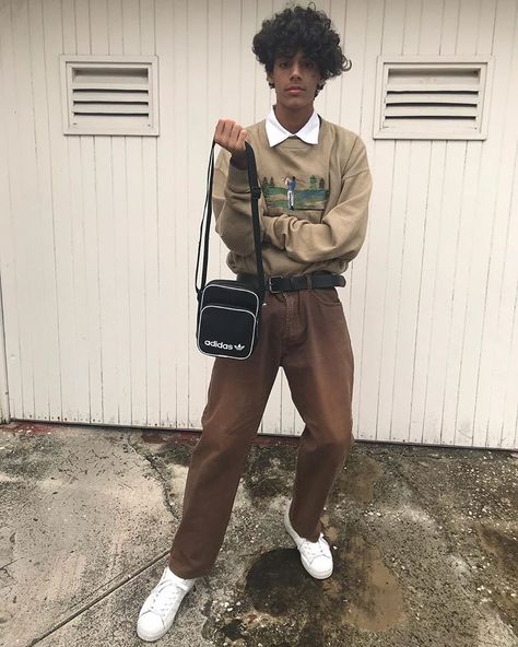 Autumn vibes 🍂 Brown Aesthetic Outfit, 90s Outfit Men, Boy Outfits Aesthetic, Vibes Outfit, Masculine Fashion, Mens 90s, Teen Boy Outfits, Outfits Hombre, Thrifted Outfits