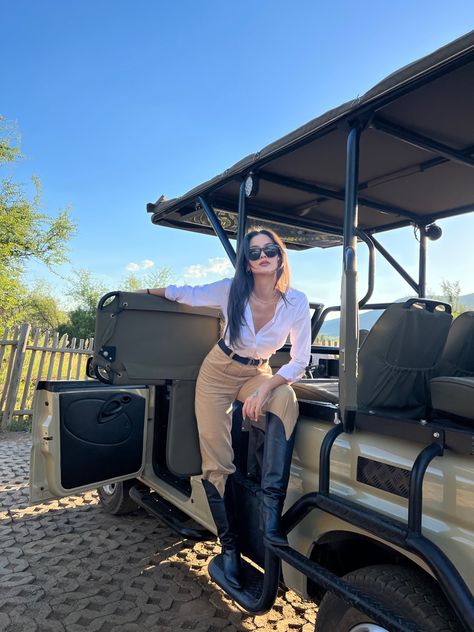 Safari Park Outfits, Luxury Safari Outfit, Safari Trip Outfit, Stylish Safari Outfit Women, Chic Safari Outfits, Safari Skirt Outfit, Safari Birthday Party Outfit Women, Dessert Safari Outfit Women, African Safari Outfits For Women