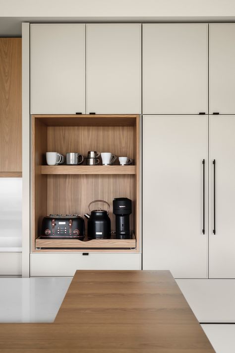 White oak.
Coffee bar.
Roll out. White Oak Kitchen, Coffee Bar Design, Coffee Bars In Kitchen, Home Coffee Bar, Modern Kitchen Design Open Concept, 아파트 인테리어, Oak Kitchen, Modern Kitchen Design Luxury, Kitchen Room Design