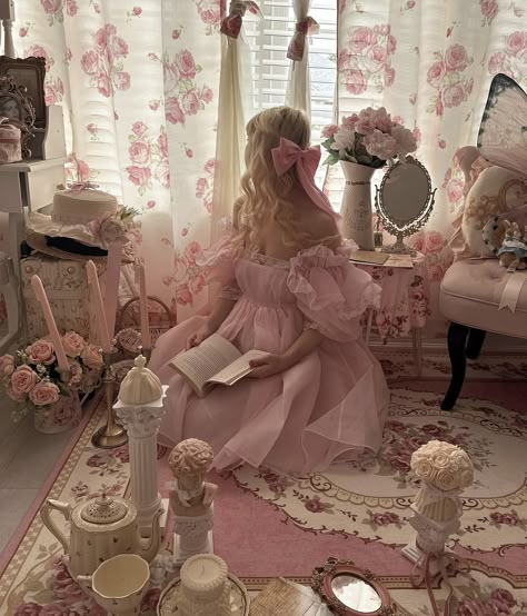 Princess Core Aesthetic, Pink Princess Aesthetic, Light Feminine, Coquette Core, Princess Vibes, Desain Buklet, Romantic Academia, Pretty Pink Princess, Baby Pink Aesthetic