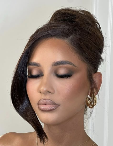 Full Face Smokey Eye Makeup, Neutral Face Makeup, Makeup With Big Lashes, Natural Makeup Silver Eyes, Formal Makeup For Blue Dress Navy Smokey Eye, Fierce Makeup Look, Sultry Natural Makeup, Epic Makeup Looks, Ball Make Up Looks