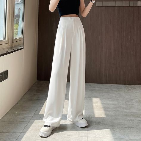 Lose Pants Outfit Casual, White Loose Pants, Elegant Pants, Elegant Pant, Kpop Couples, Body Proportions, Pantalon Large, Loose Pants, The Favorite