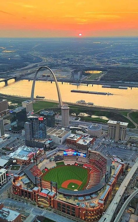 Cardinals Wallpaper, Sunrise Tattoo, Saint Louis Arch, St Louis Arch, East St Louis, Park Wallpaper, Baseball Wallpaper, Mlb Wallpaper, Baseball Photography