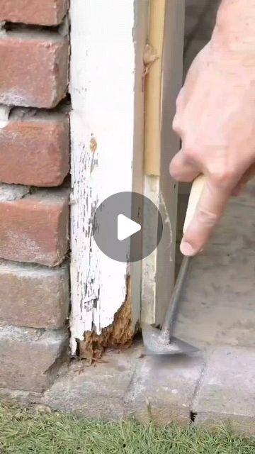 Easy Diy Hacks, Wood Repair, Diy Crafts Life Hacks, Carpentry Diy, Diy Holz, Door Repair, January 27, Diy Home Repair, Home Repairs