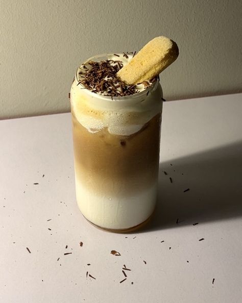 Ground Coffee Recipes, Recipe Tiramisu, Coffee Magazine, Iced Mocha, Coffee World, Vanilla Syrup, Single Origin Coffee, Coffee Club, Creative Coffee