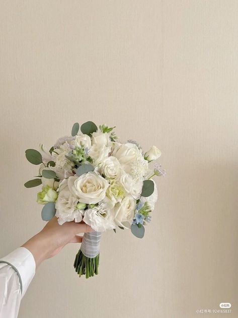 Prom Flowers Bouquet, Brides Flowers Bouquet, Small Bridal Bouquets, Small Wedding Bouquets, Prom Bouquet, Elegant Wedding Bouquets, Simple Wedding Bouquets, Mitsuya Takashi, White Flower Bouquet