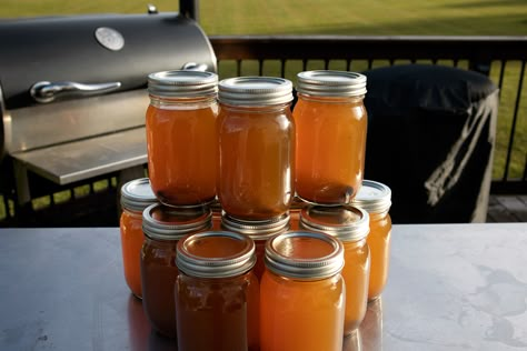 Apple Pie Drink Recipe, Apple Cider Moonshine, Apple Moonshine, Flavored Moonshine Recipes, Caramel Syrup Recipe, Moonshine Drink Recipes, Apple Pie Moonshine Recipes, Apple Pie Drink, Apple Pie Moonshine Recipe