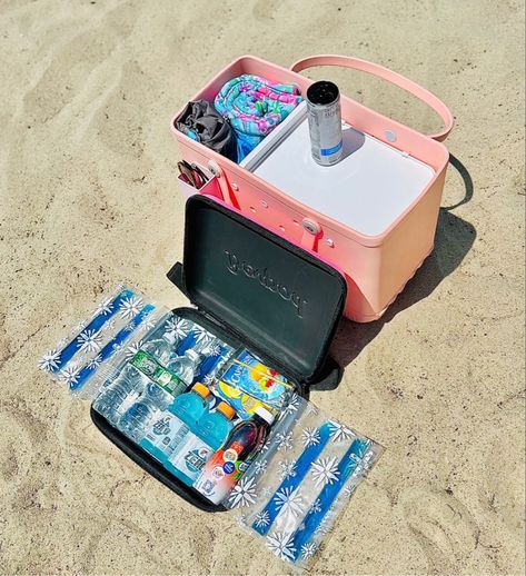 Bogg Bag Cooler Insert, Packing Bogg Bag For Beach, Bogg Bag Easter Basket, Bogg Bag Organization Ideas, Bogg Bag Accessories Ideas, Bogg Bag Hacks, Bogg Bag Gift Basket Ideas, Bog Bag Ideas, Diy Bogg Bag Accessories