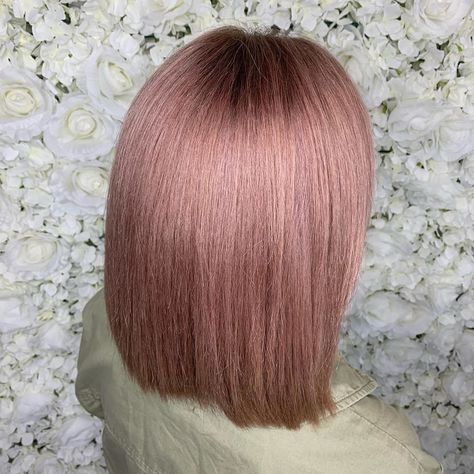 Rose gold hair styles are here to stay. The subtle pink tones are everyones favourite and here we discuss how to style and care for your new rose gold hair. Short Rose Gold Hair, Rose Gold Toned Hair, Light Rose Gold Hair, Subtle Pink Hair, Rose Gold Blonde Hair, Dusty Rose Hair Color, Copper Rose Gold Hair, Dark Strawberry Blonde Hair, Dusty Rose Hair