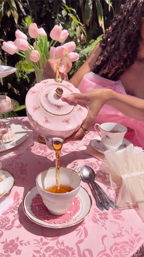 Pink Tea Party, Fairy Tea Parties, High Tea Party, Princess Tea Party, Garden Party Birthday, Spring Tea, Pink Tea, Tea Party Garden, Tea Party Birthday