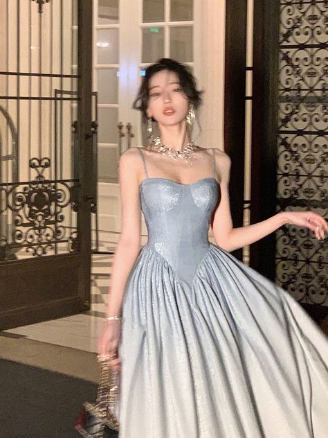 Prom Dresses Douyin, Prom Dresses Asian Style, Old Money Dress Prom, Douyin Prom Dress, Prom Dresses Asian, Korean Prom Dresses, Asian Prom Dress, Prom Dress Inspo, Coquette Christmas