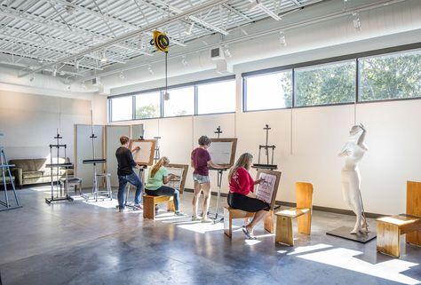 Gallery of Jackson Dinsdale Art Center / TACK architects - 5 Architecture Art Gallery, Art Space Architecture, Community Art Gallery, Art Studio Architecture Design, Art Workshop Interior Design, Contemporary Art Gallery Interior, Art Studio School, Art Center Interior Design, Art Gallery Seating