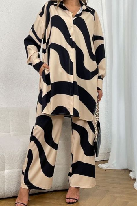 Stylish Co-ord Set Simple Dress Casual, Co Ords Outfits, Sets Outfit, Modest Casual Outfits, Latest Dress Design, Womens Trendy Dresses, Stylish Short Dresses, Modest Dresses Casual, Dress Design Patterns