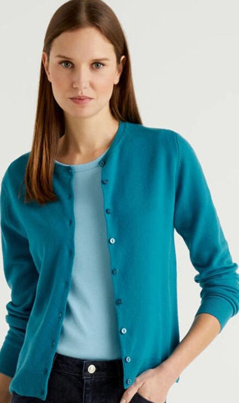 Turquoise Cardigan Outfit, Teal Cardigan Outfit, Preppy Outfits With Jeans, How To Wear White Jeans, Style Examples, Turquoise Cardigan, Librarian Style, Dressy Blouses, Teal Cardigan