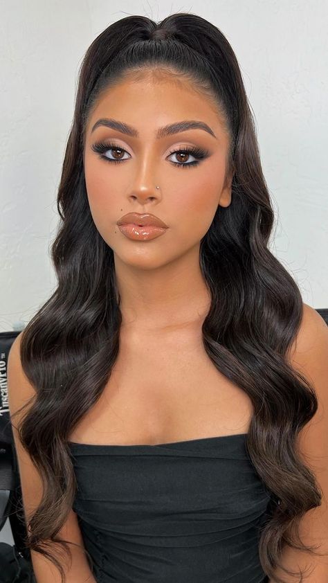 Soft Glam For Black Dress, Quince Guest Makeup Looks, Champagne Makeup Look Wedding, Brown Smoky Eyeshadow Black Women, Round Face Wedding Makeup, Pagent Makeup Ideas, Bridesmaid Makeup Round Face, Simple Makeup Look For Wedding Guest, Makeup For Mixed Women