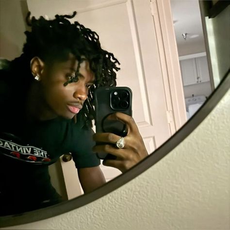 Jazzyguns Youtube, Brown Skin Dread Head, Fine Dreadheads With Braces, Fine Dreadheads 13 Yo, Dreadheads With Braces, Dark Skin With Dreads, Dark Skin Dreadhead, Nonchalant Dreadhead, Cute Dreadheads