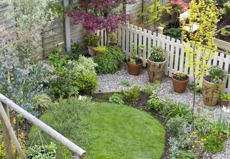 Garden Design Ideas On A Budget, Backyard Ideas For Small Yards, Cottage Shabby Chic, Garden Ideas Cheap, Budget Garden, Smart Garden, Garden Makeover, Diy Landscaping, Small Space Gardening